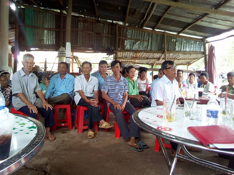 canh buoi tiep xuc.jpg